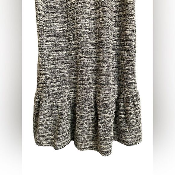 LOVE ADY Textured mini dress with short puffed sleeves and ruffled hem EUC sz M - Picture 9 of 15